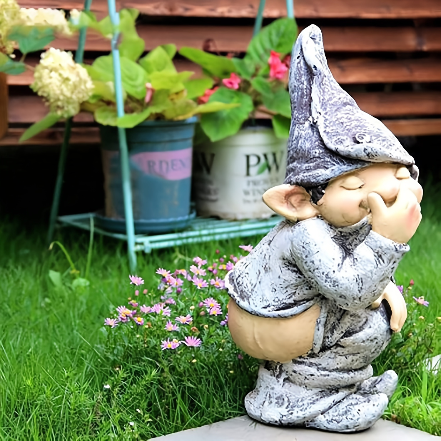 Acheter Statue de gnome de jardin sur de gros champignons, décor de gnome  extérieur, figurines de jardin amusantes pour les décorations de cour de  patio de pelouse intérieure extérieure