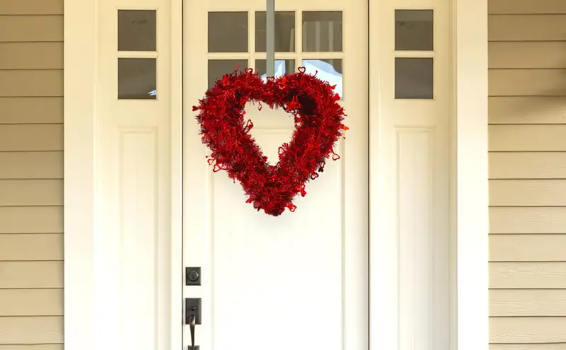 1pc, Valentine's Day Wreath For Front Door, Wire Heart Wreath For