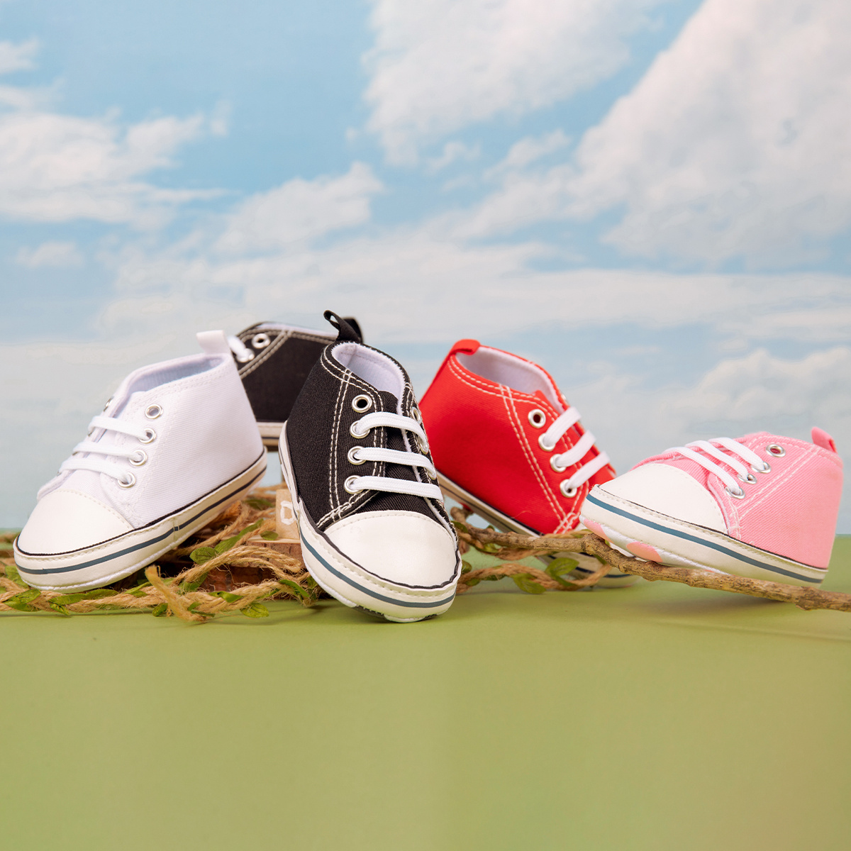 Zapatillas bebe blanditas. Calzado para niños. Zapatos de niñas.