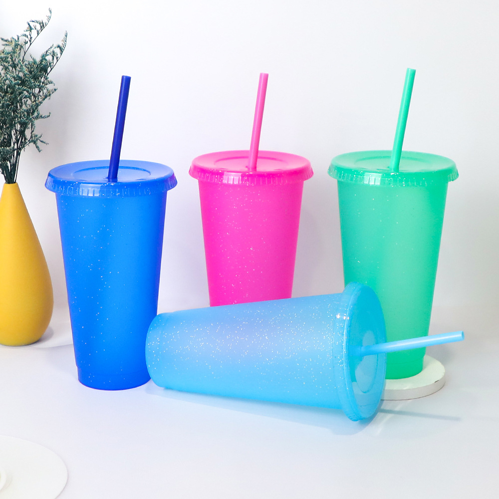  UPKOCH Vaso de plástico con tapas y pajitas: 2 vasos de colores  con pajita, taza de bebida para fiesta, bebedor frío de verano, tazas de  café helado, vasos reutilizables para bebidas