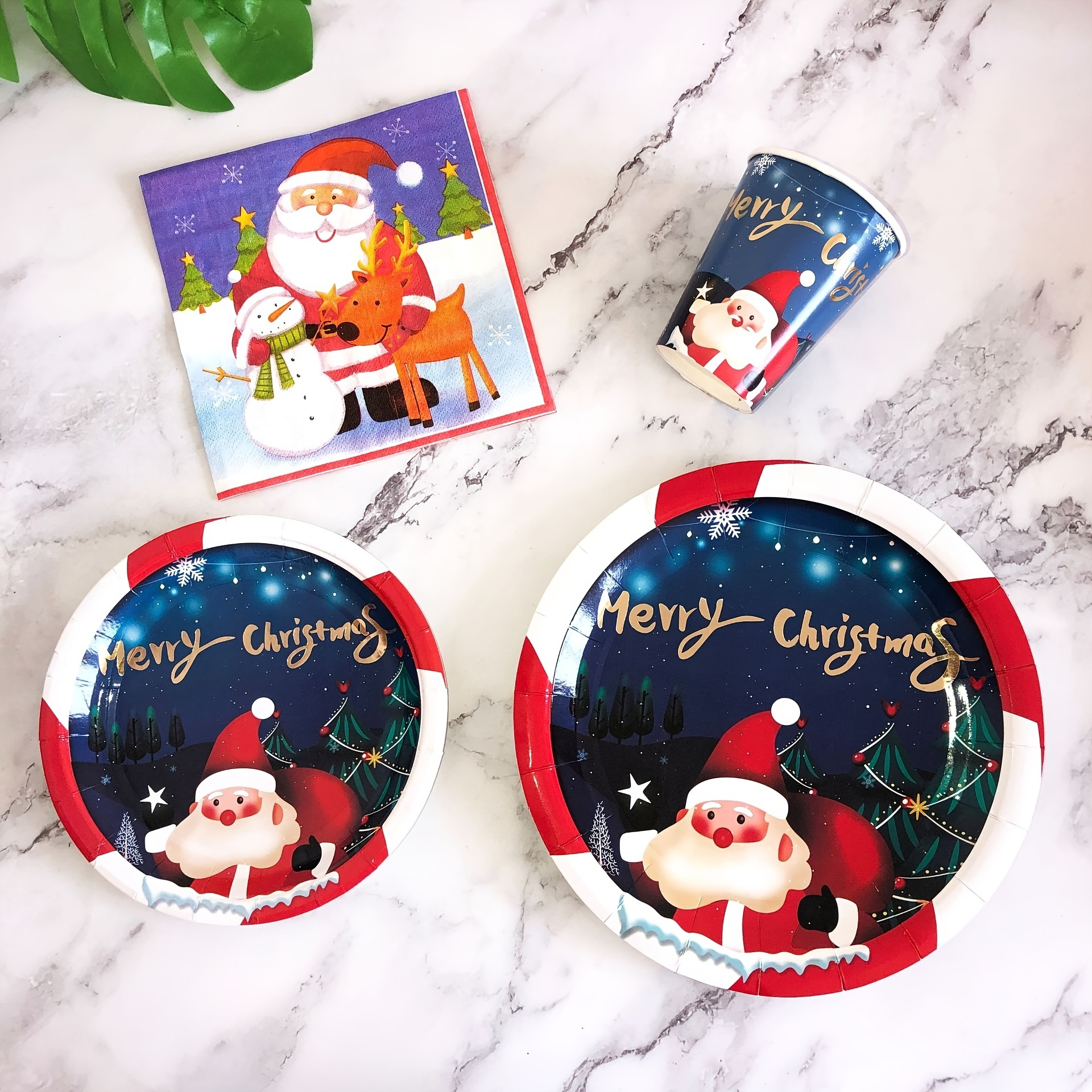 Assiettes en carton jetables Père Noël pour réveillon - Dragées Anahita
