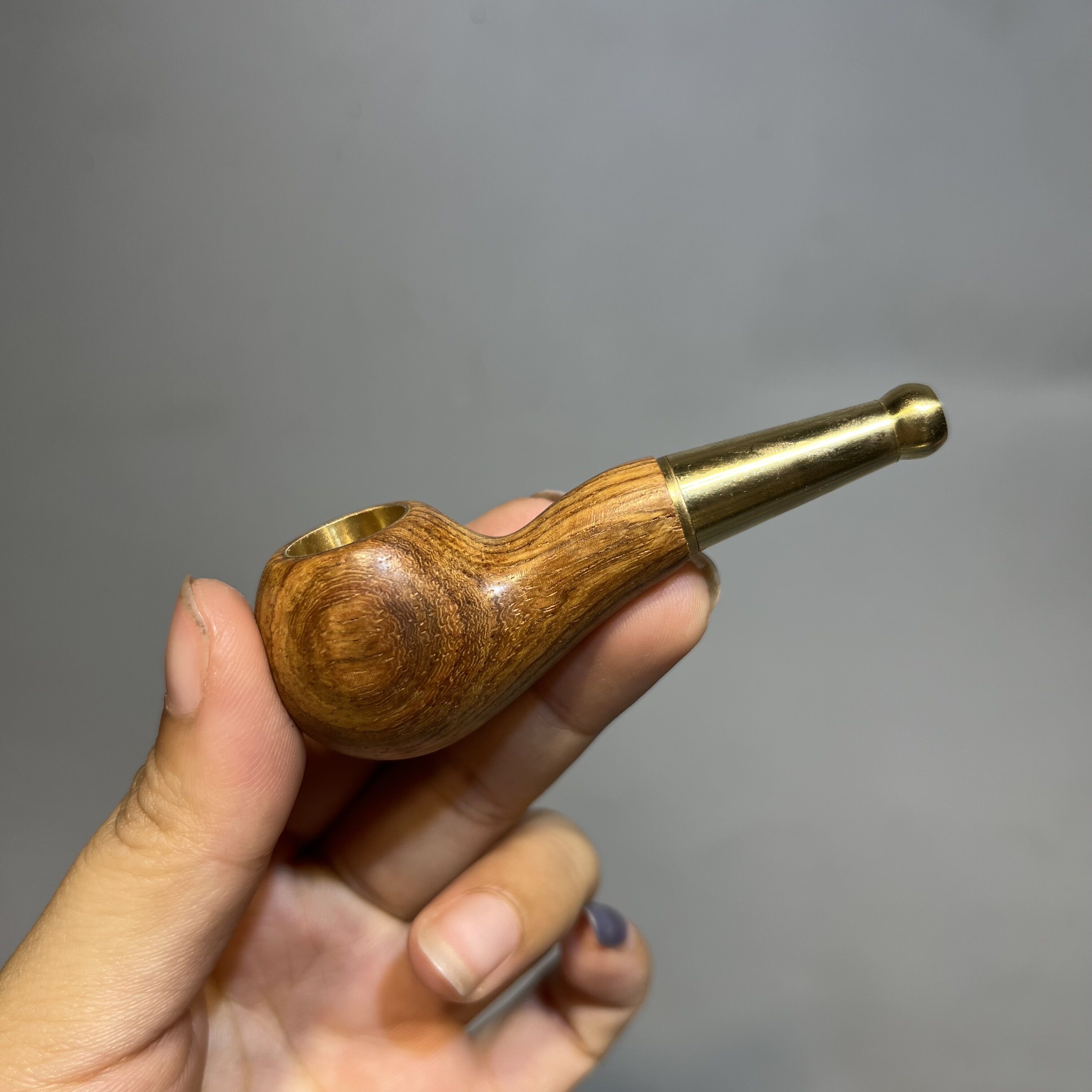 Brass Tobacco Pipe - Compact and Stylish
