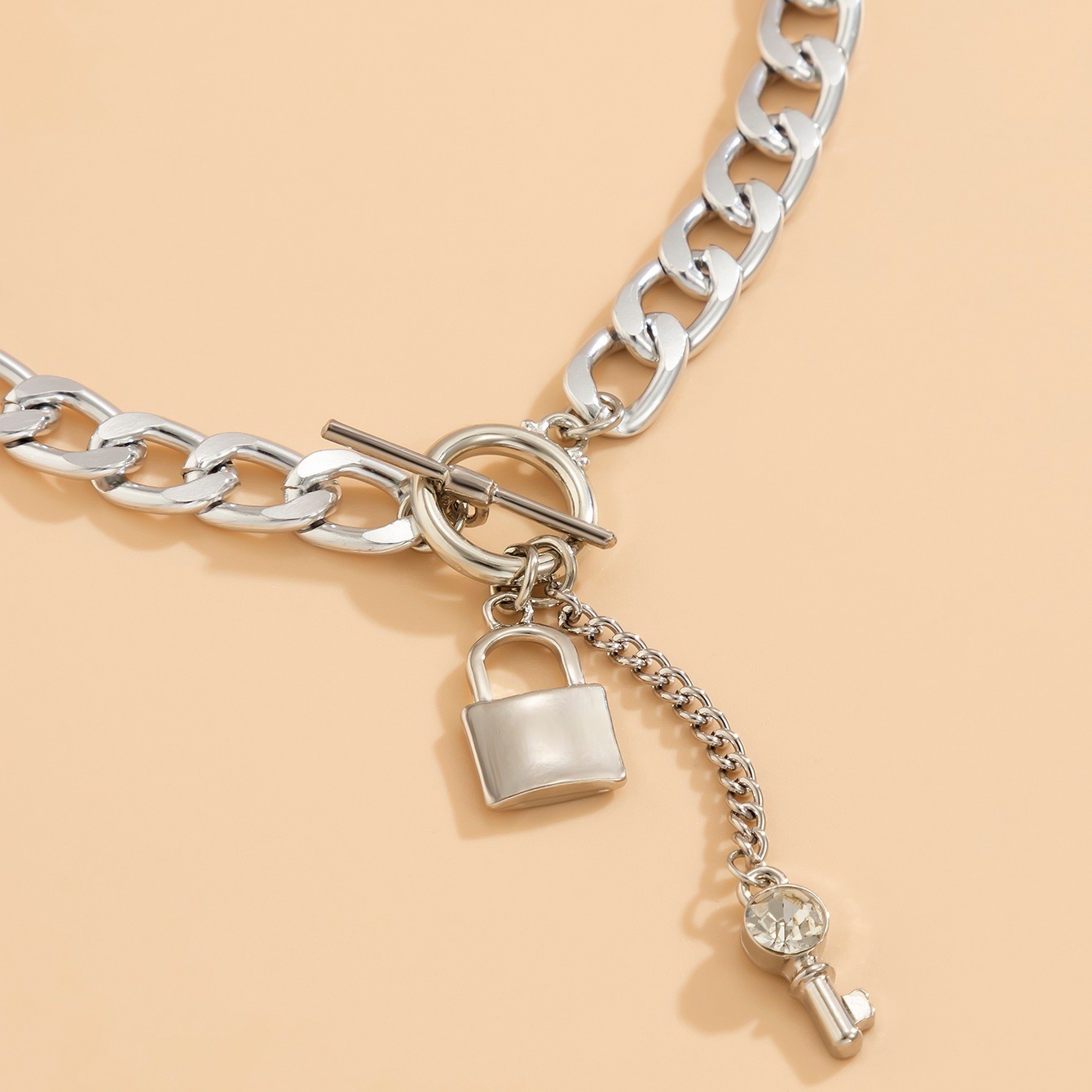 stilvolles damen halsband einer leuchtenden knstlichen - Temu Germany