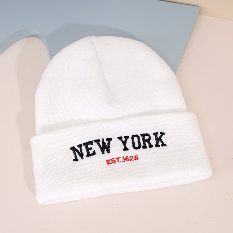 1pc Men&women' Mature Vintage Embroidered Knit Hat With '' Print