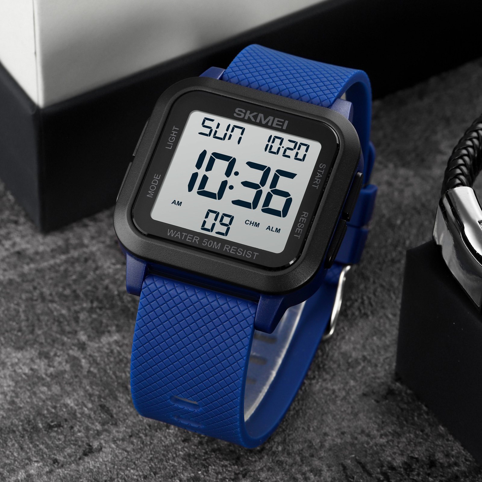 Reloj deportivo digital para hombre Temporizador de cuenta regresiva 50M  Impermeable Dual Time LED Back Light