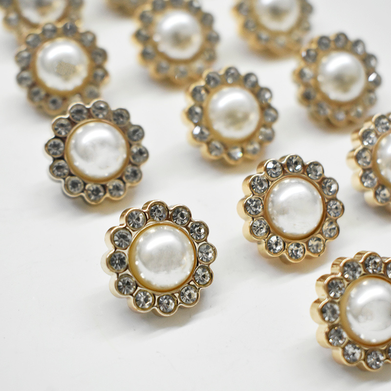 10pcs 1 Golden Rhinestone Pearl Button Women's Accessories