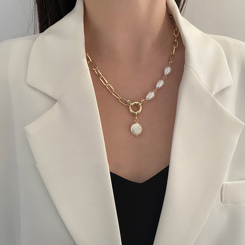 Pearl Necklace Metal Pendant Stitching Clavicle Chain Elegant Women's Pendant Women's Necklace