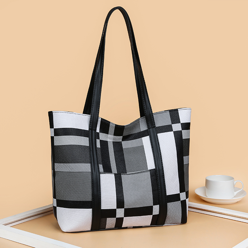 Checkered Pattern Shoulder Tote Bag
