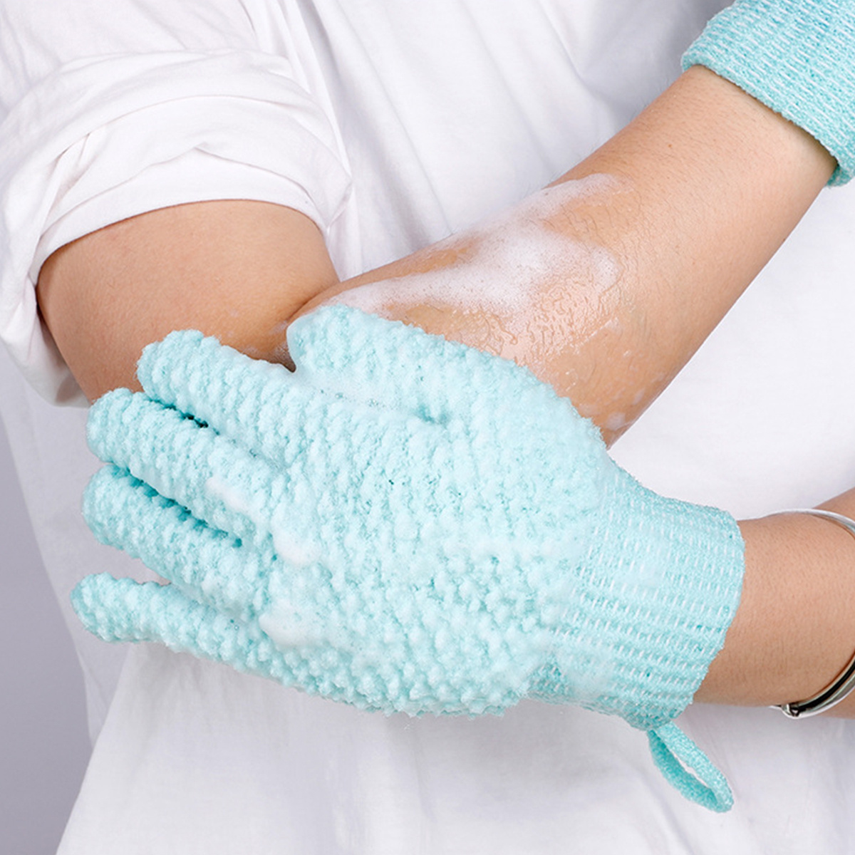 1 Pair of Random Color Bath Gloves 
