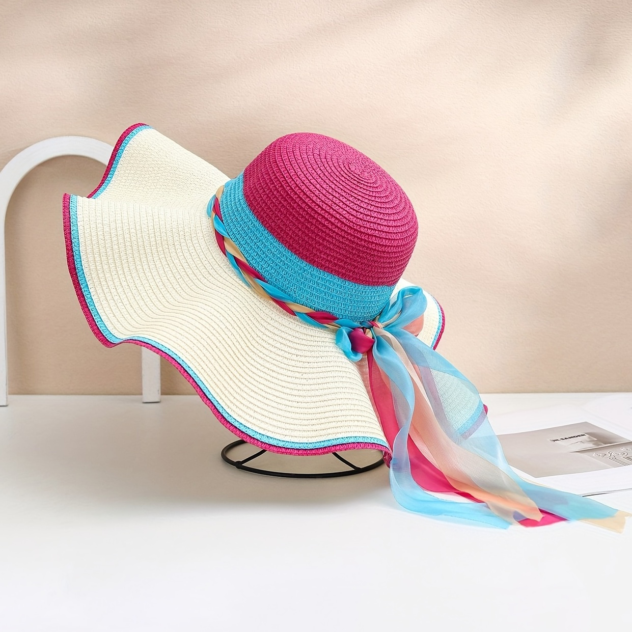 E-shop 1 Damen Outdoor Bunter Geflochtener Schleifen-Dekorierte Strohhut, Farbabstimmung für Frauen/Sommertragen, Dopamin-Stil, Strandurlaub
