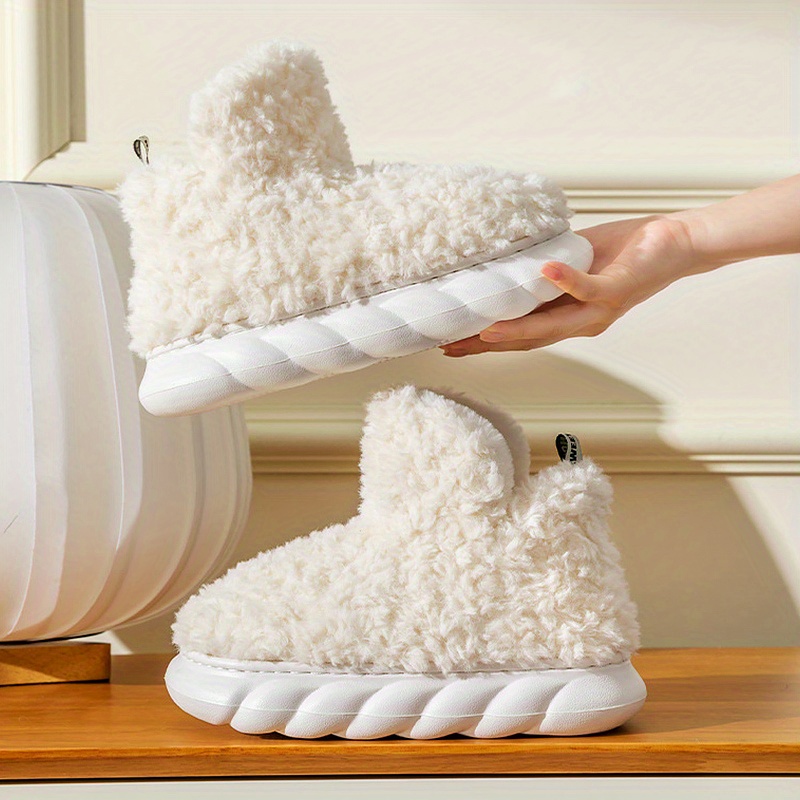 Womens white hot sale fuzzy slippers