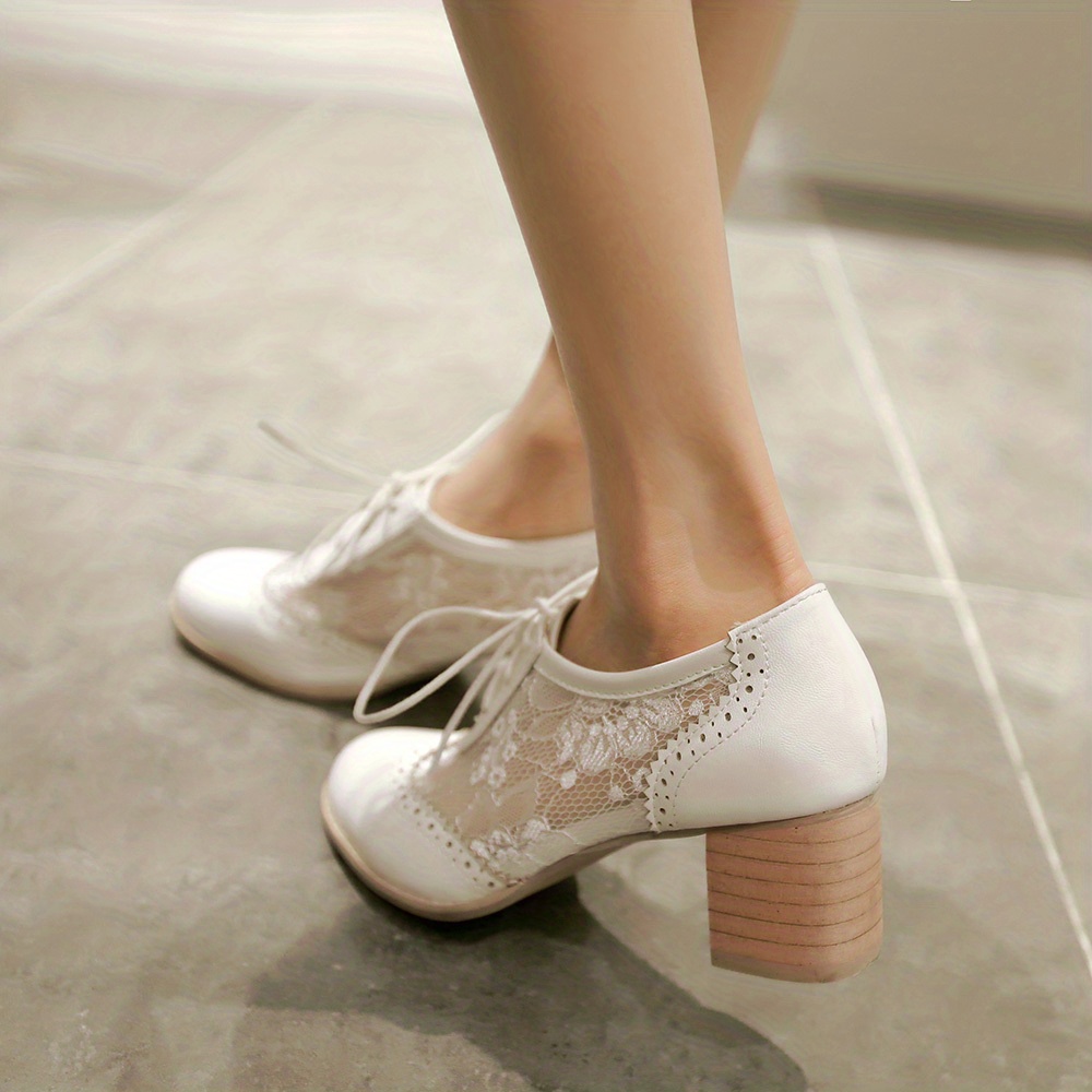 White hot sale heeled oxfords