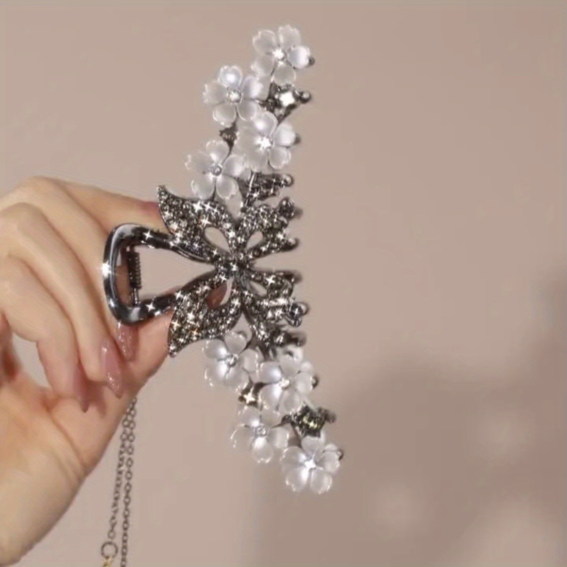 1pc Exquisite Shape Hair Claw For Women - Elegant And Stylish Hair Accessory
