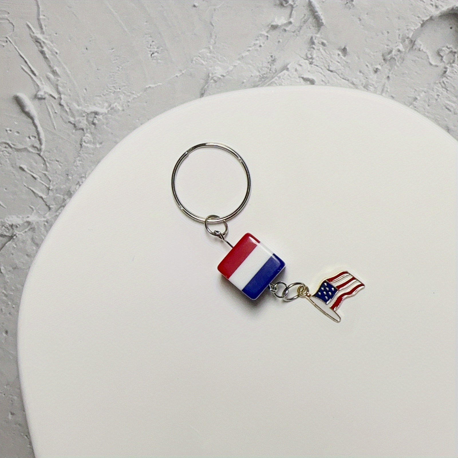 YOYUMI Schlusselanheger 2 Stück Schlüsselanhänger Europäische Länderflagge Anhänger Metall Edelstahl Geschenkanhänger