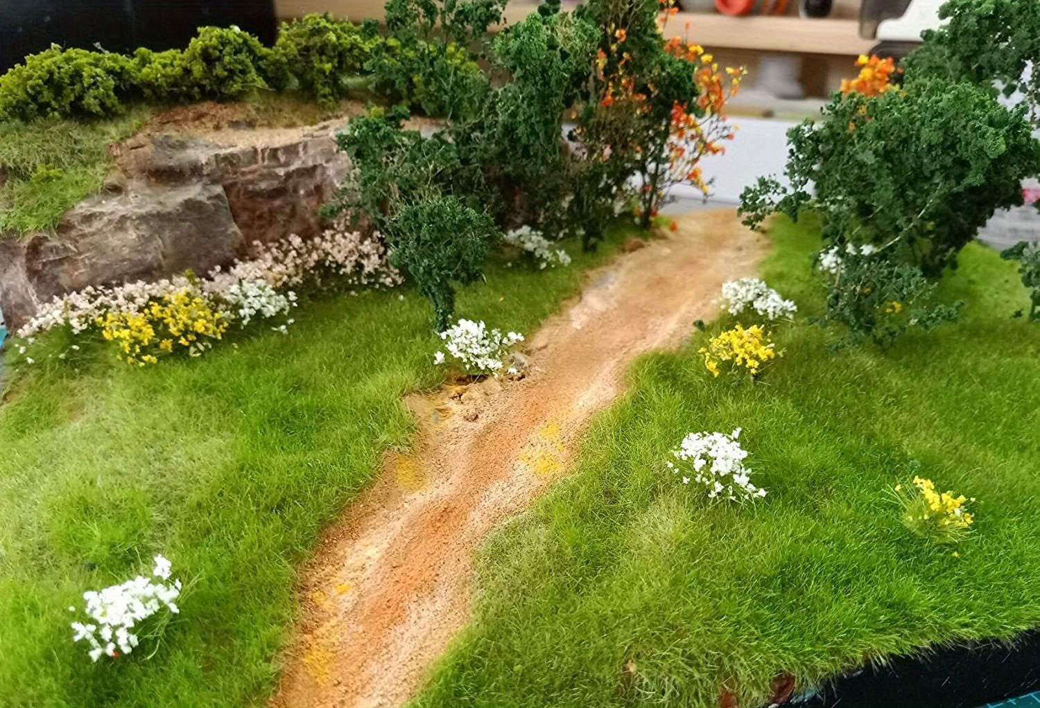 Künstliches Gras-Matten-Set - 10 Stück Je 15x15cm - Für Deko, Mini-Gärten, Puppenhaus & Modellbau