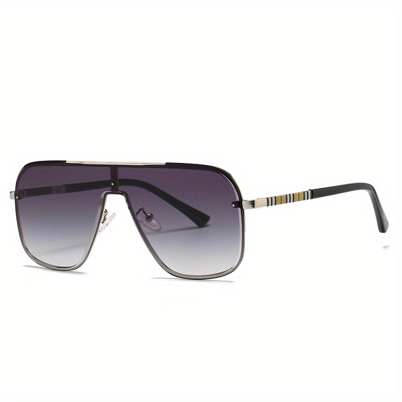 Louis Vuitton Attitude Sunglasses (Gold) : : Clothing