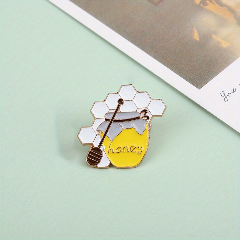 LMH Pin Pinback Tie Lapel Brooch HONEY BEE Smiling Face on Small Clothes Pin