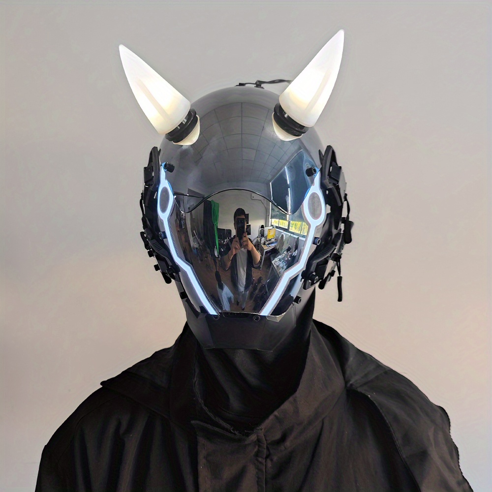 Maschera robot in stile cyberpunk. ARTE. Maschera di plastica