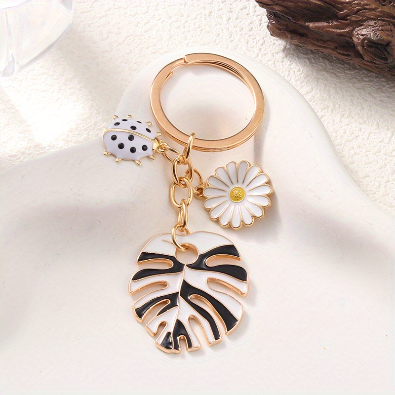 Lovely Daisy Enamel Keychains Cute Colorful Flower Charm