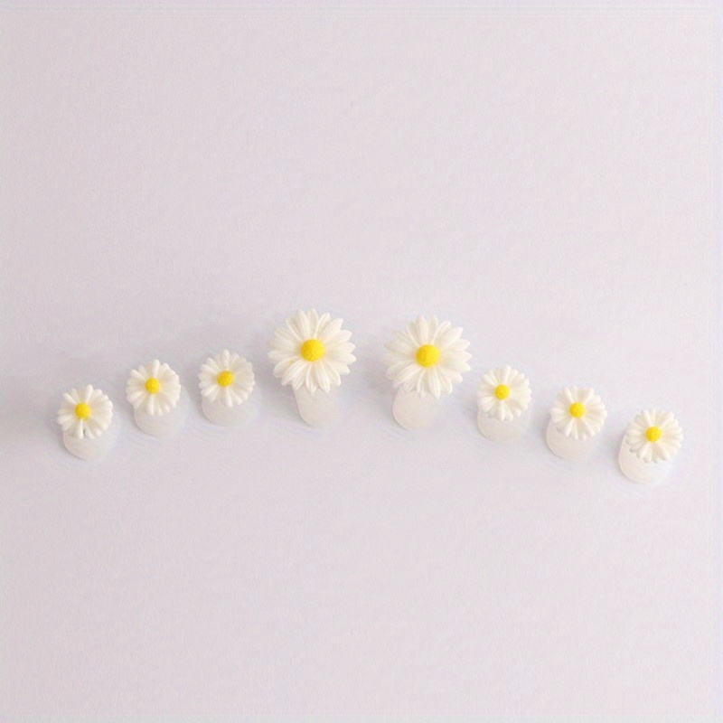 8 Pcs Daisy Flower Silicone Toe Separators Pedicure Tools
