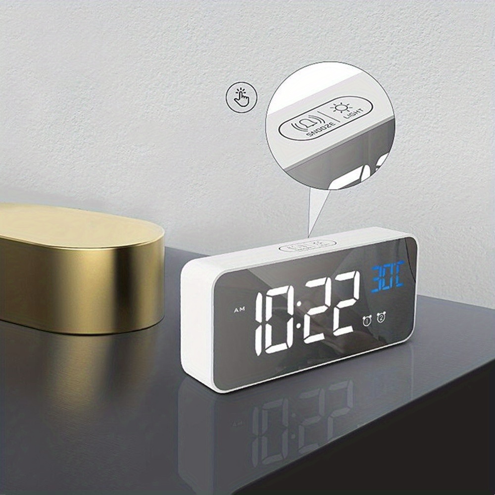  KGG Reloj despertador inteligente con espejo inalámbrico LED  con control de voz Temperatura Humedad Snooze USB recargable Music Table  Clock (amarillo) : Hogar y Cocina