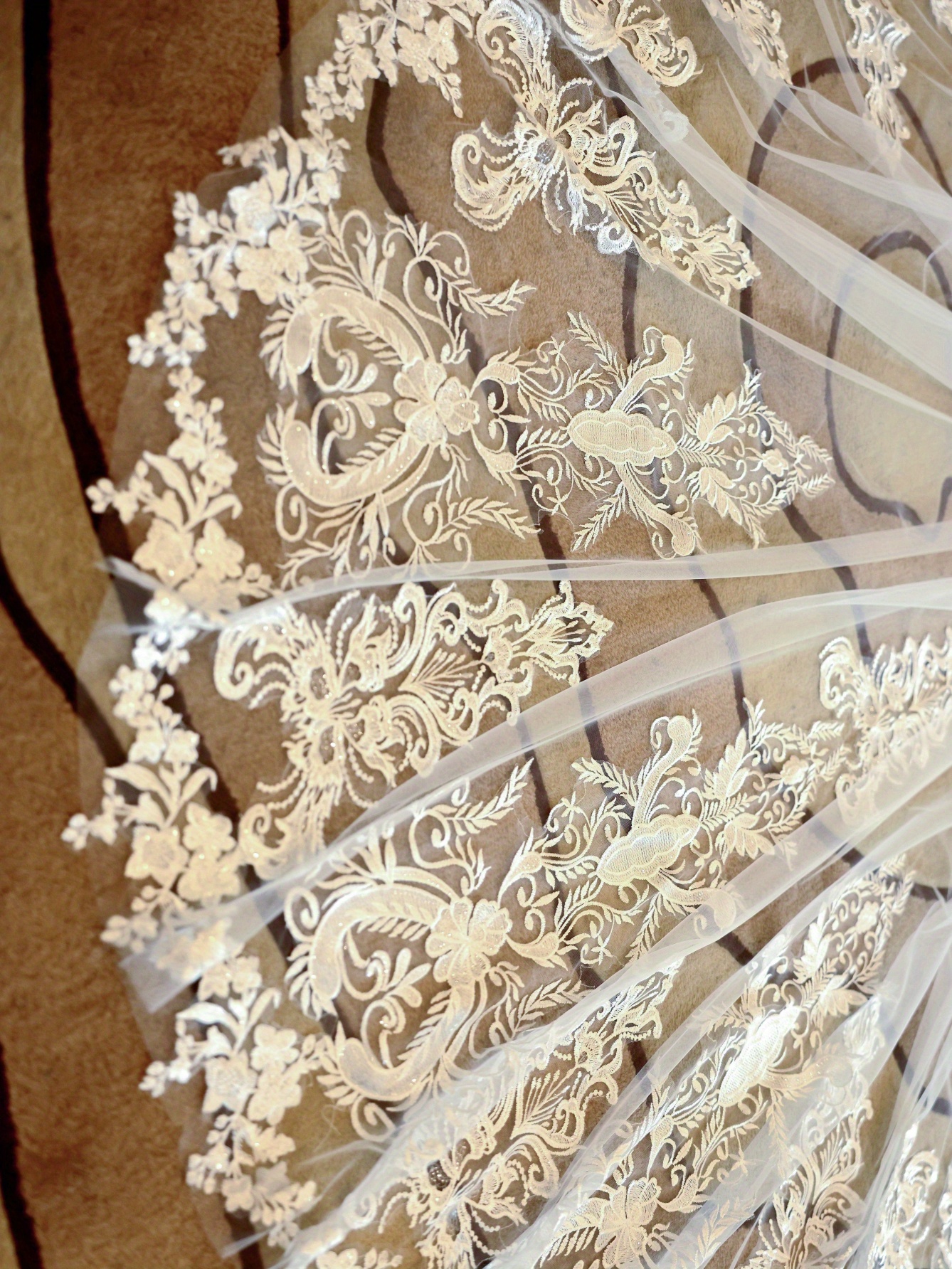  SHOYY Velo de novia 9.8 ft de encaje blanco y dorado con  cuentas brillantes Purfle largo catedral velos de boda elegante Mariage 9.8  ft diadema (color marfil, longitud del artículo: 78.7