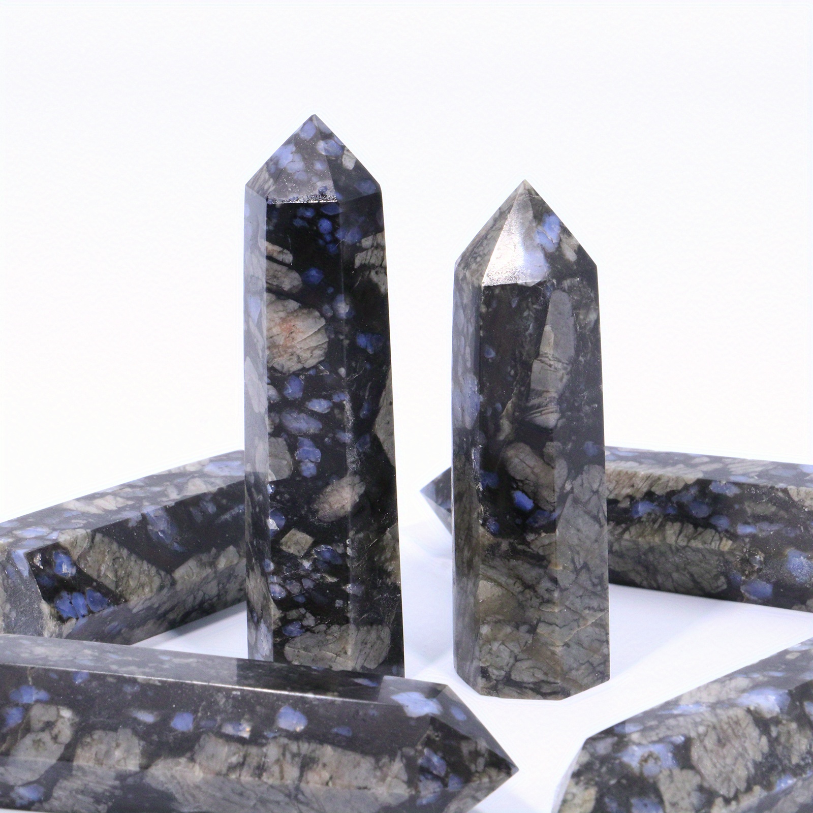 Empa - Communication - Shiny mega-crystals that build themselves