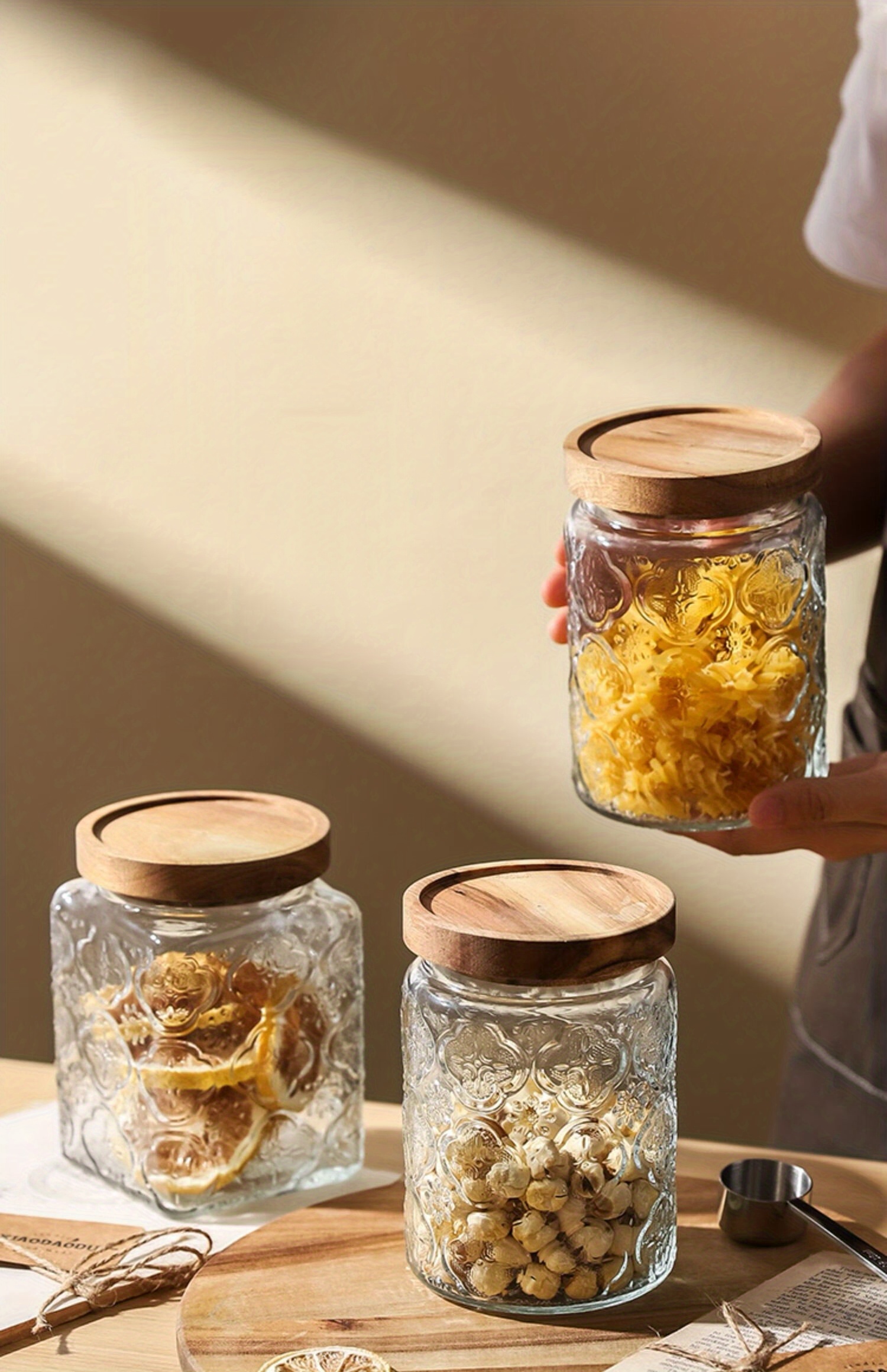 Recipiente para alimentos de cristal con tapa de madera en acabado color  marrón Forme