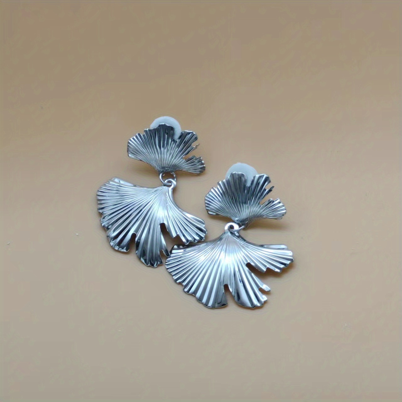 Boho Metal Ginkgo Leaf Earrings Unisex Exaggerated