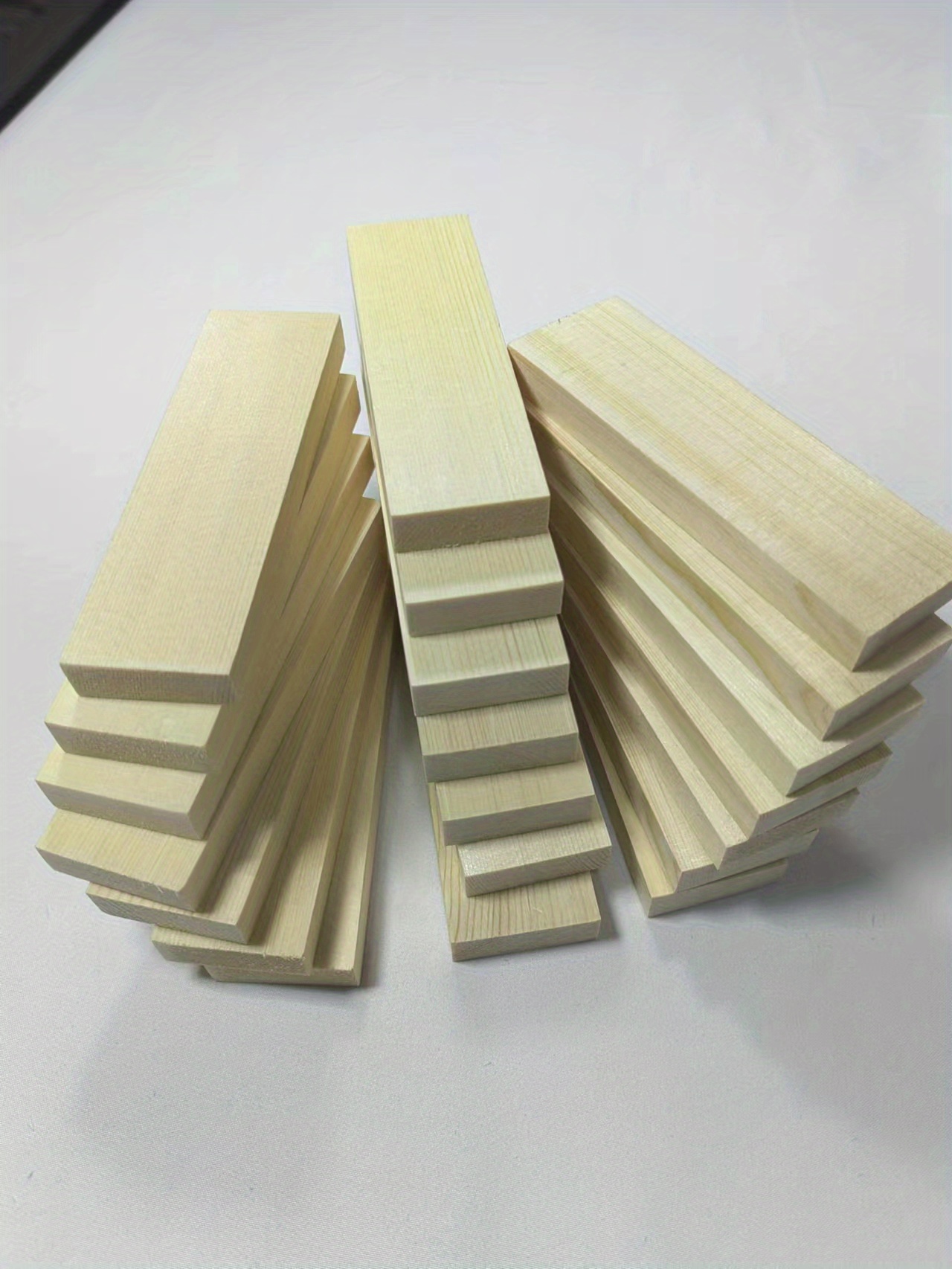  HJZALMI Taco cuadrado de madera, madera dura pequeña, tiras de  madera sin terminar para hacer proyectos de manualidades, soporte de  personalización (color : 0.8x0.8 in-4 piezas, tamaño: 23.6 in) : Arte