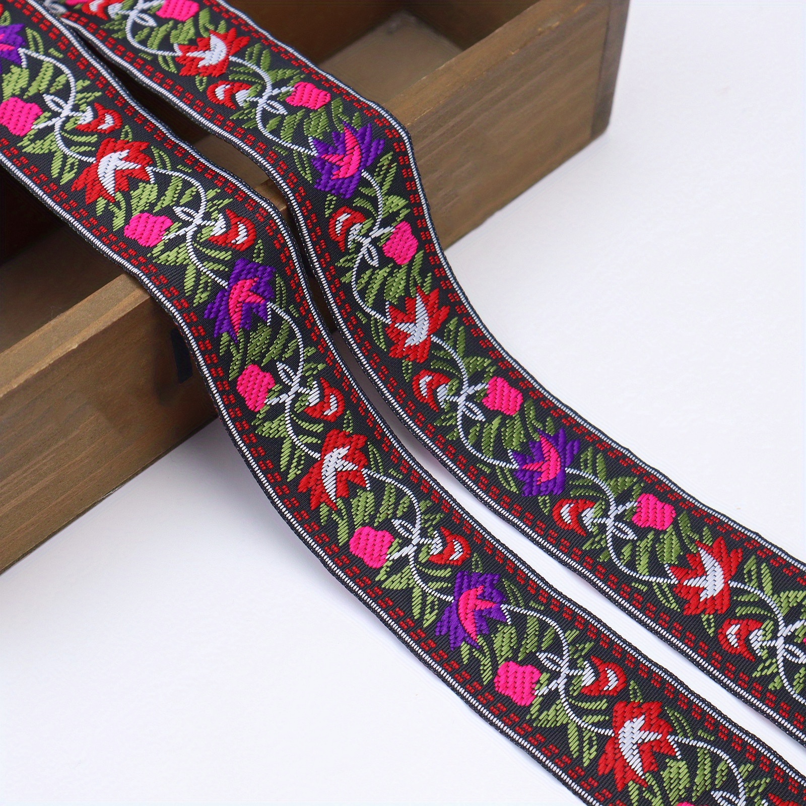1.3 Inch Custom Vintage Embroidered Floral Fabric Trim Jacquard Woven  Ribbon DIY Sewing Clothing Bag Accessories - China Woven Jacquard Ribbon  and Jacquard Ribbon price