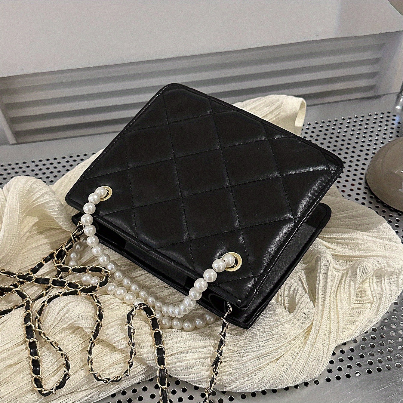 CHANEL Mini Wallet On Chain With Imitation Pearls