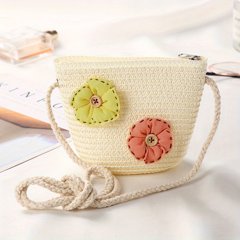 Small straw sale shoulder bag