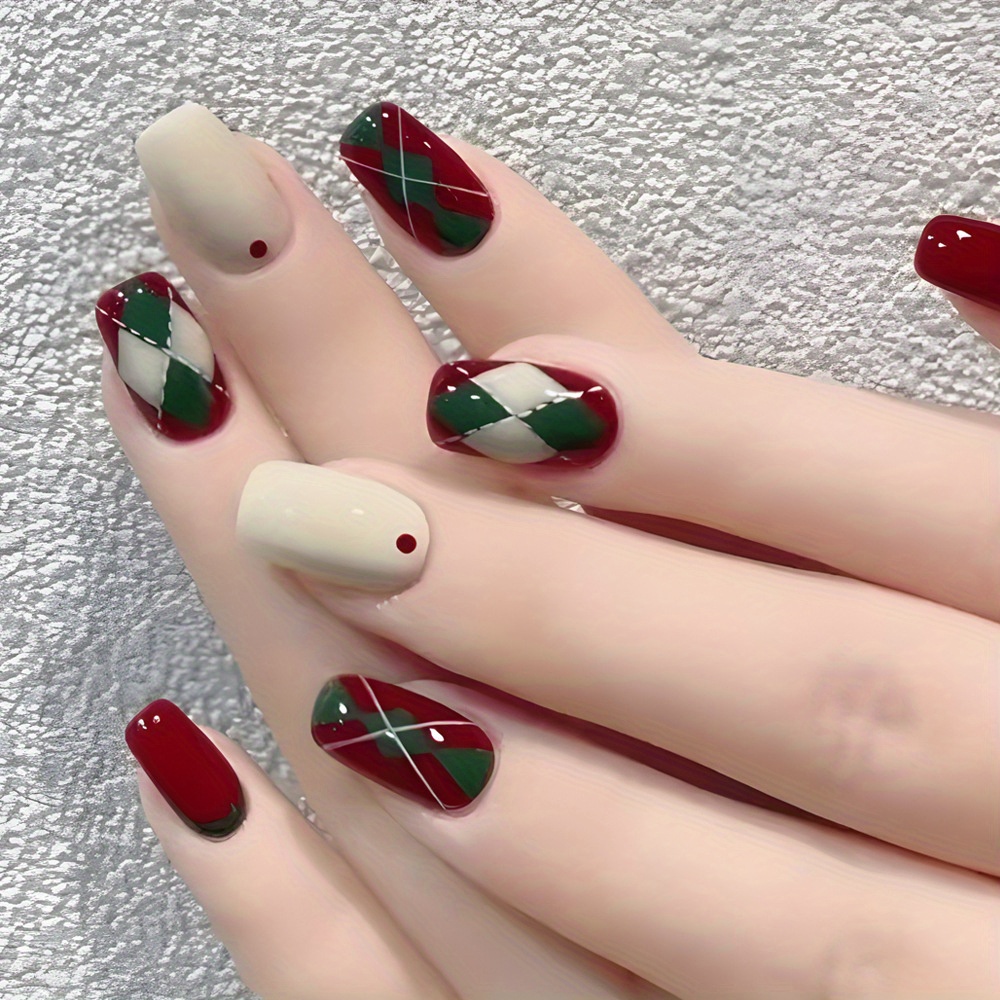 Top 40 Gorgeous Red Christmas Nail Design Ideas 2022 | Red and white nails,  Red and gold nails, Red nails