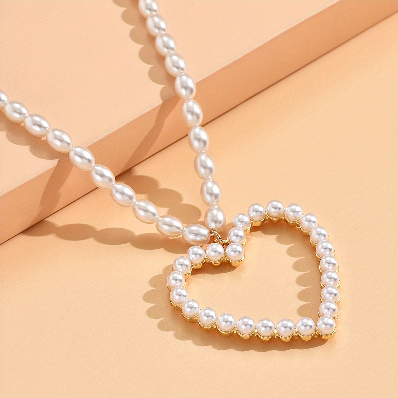 TEMU 1pc White Heart Pendant Necklace - Golden-tone Elegant Bohemian Jewelry For Women, Minimalist Casual Attire & Gift, Versatile Accessory, Charm Necklace, Gift Item, Polished Finish