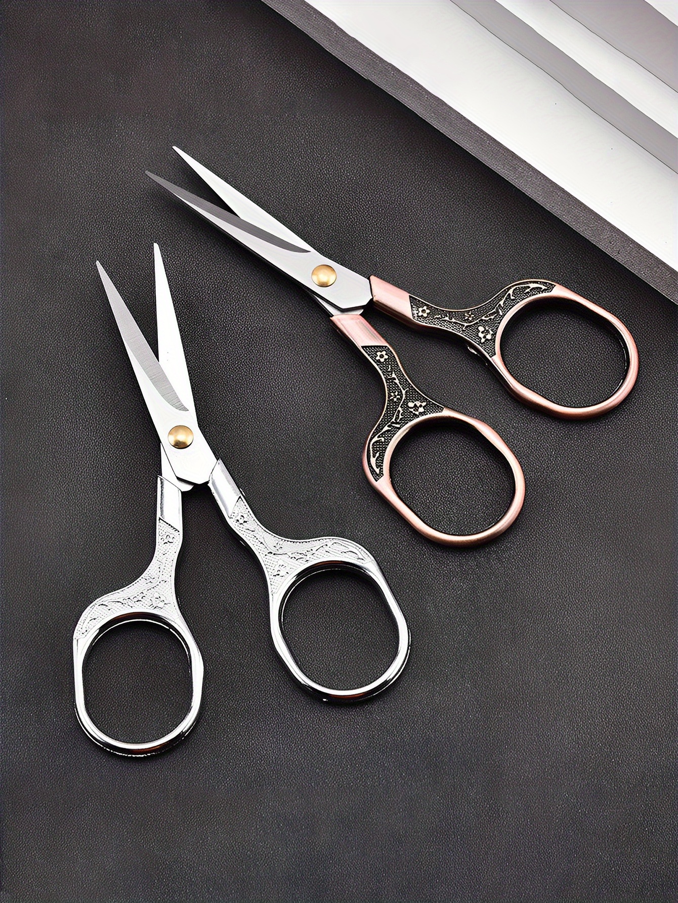 1pc Vintage Flower Pattern Scissors Stainless Steel Sewing Scissors