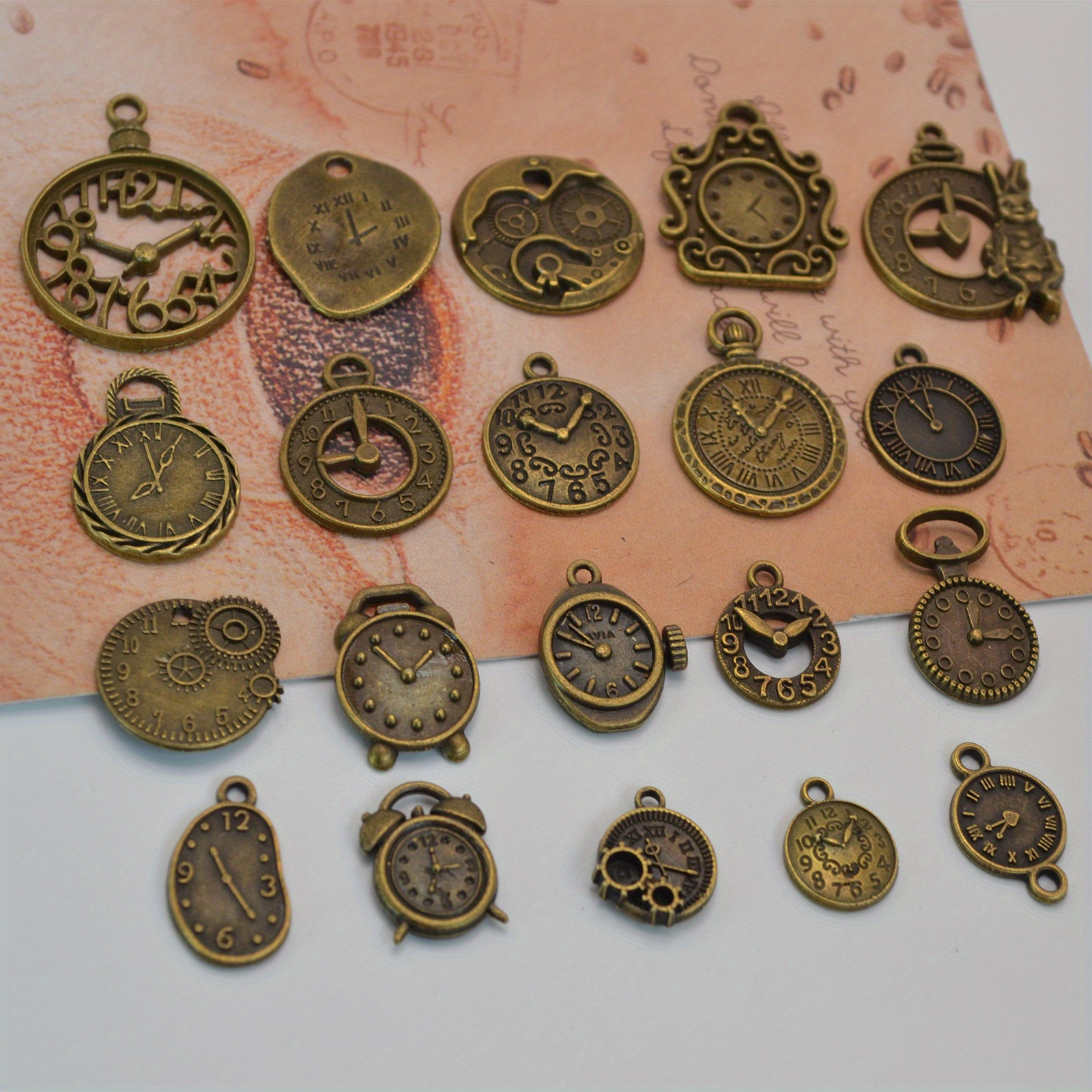 Image of 20pcs Assorted Non-repeating Alloy Jewelry Pendant Mixed Clock Gears Mechanical Pendant Additions Vintage Clock Jewelry Additions