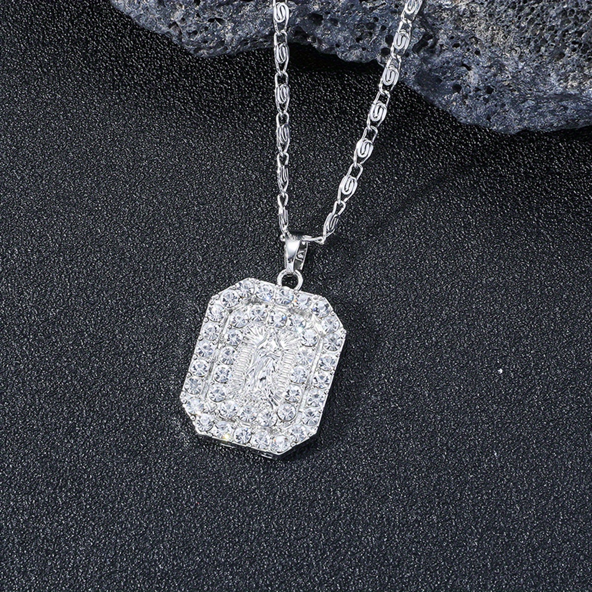 Fake diamond deals pendant necklace