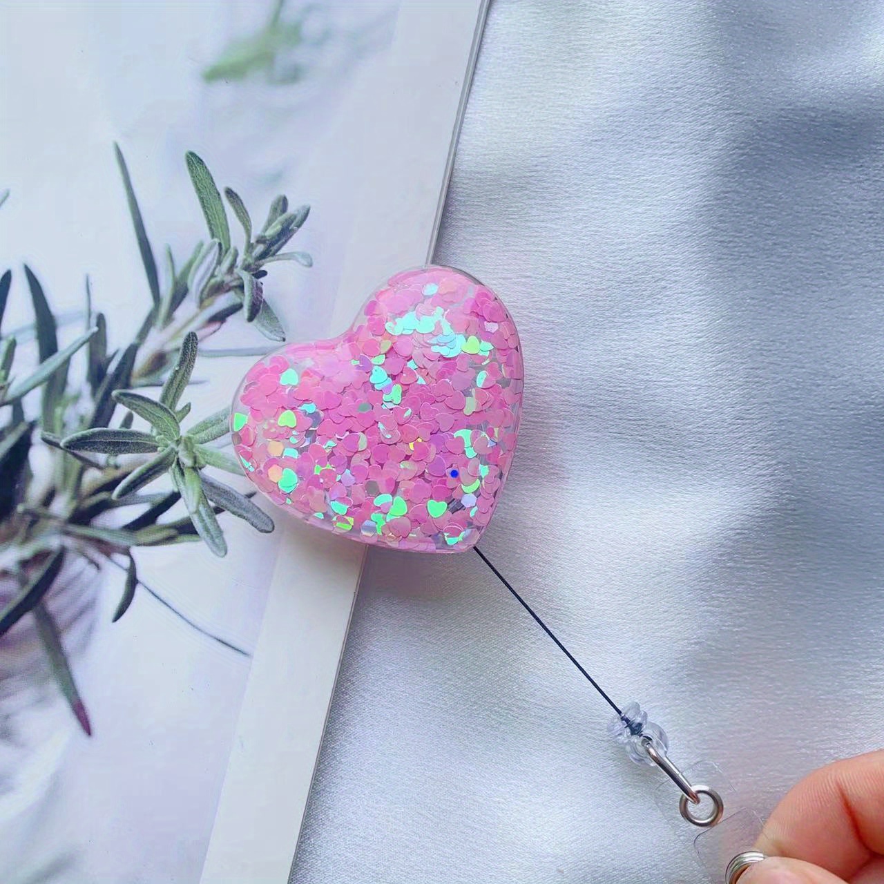 1pc Glitter Heart Resin Sequins Nurse Badge Reel ID Badge Holder Retractable Valentines Day Gfit For Doctor Nurse Charm Gift For Her