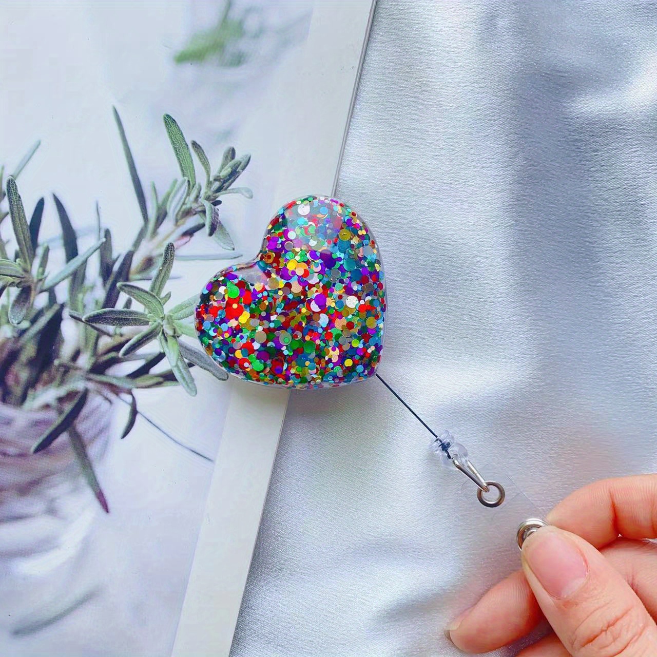 1pc Glitter Heart Resin Sequins Nurse Badge Reel ID Badge Holder Retractable Valentines Day Gfit for Doctor Nurse Charm Gift for Her,Name Badge,Car