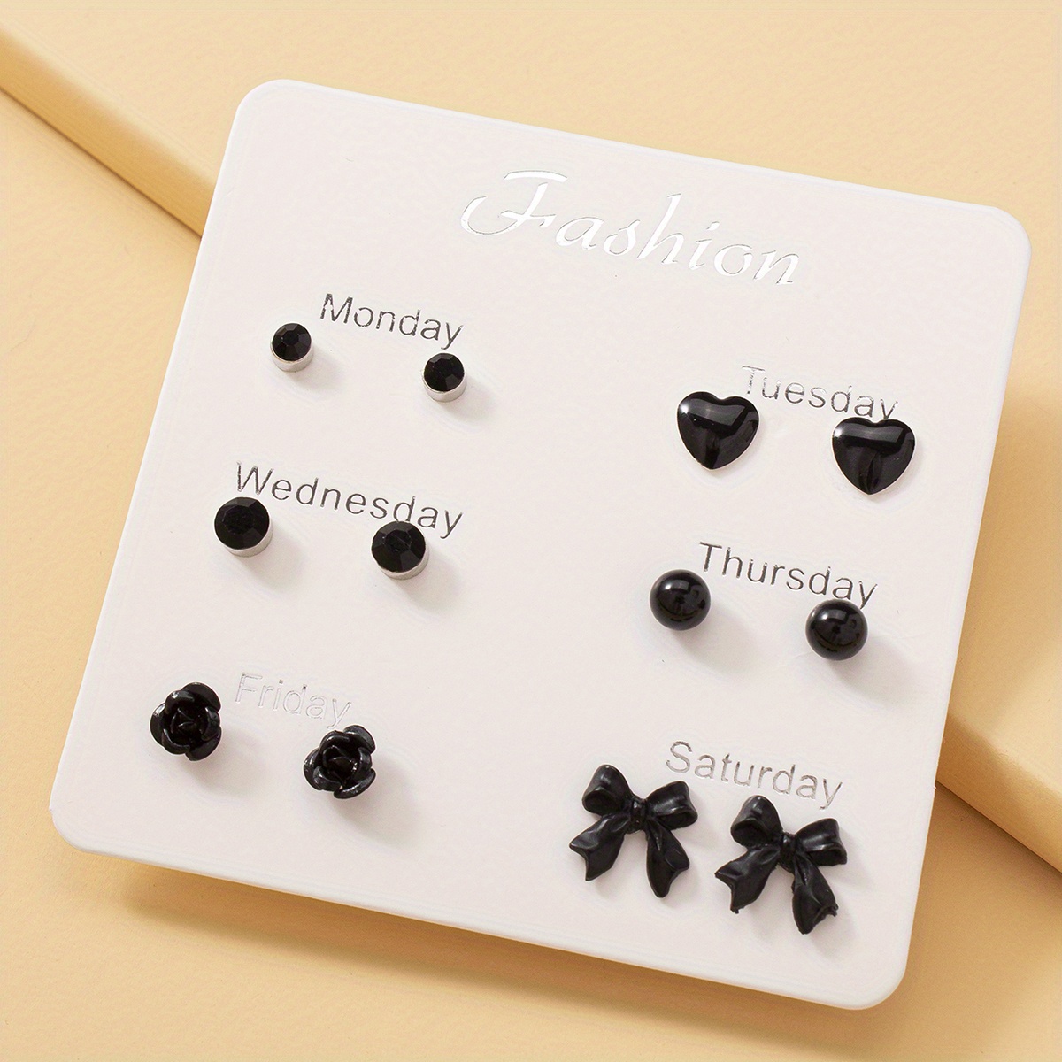 TEMU 6 Pares De Pendientes De Tachuela De Diseño De Flor Negra Y Corazón Y Lazo Estilo Elegante Y Sexy Aleación De Zinc Creativo Regalo Femenino