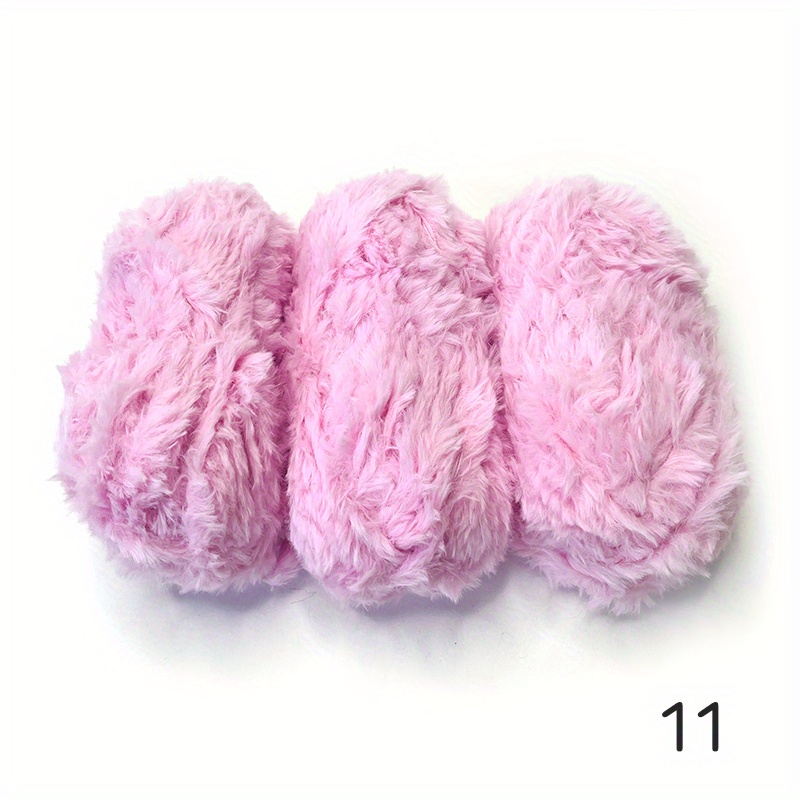  NICEEC 3 Skeins Chunky Fur Yarn Super Soft Faux Fur Yarn Fluffy  Yarn Fuzzy Yarn Eyelash Yarn for Crochet Knit-Total Length  3×26m(3×28yds,150g×3)-Black with White