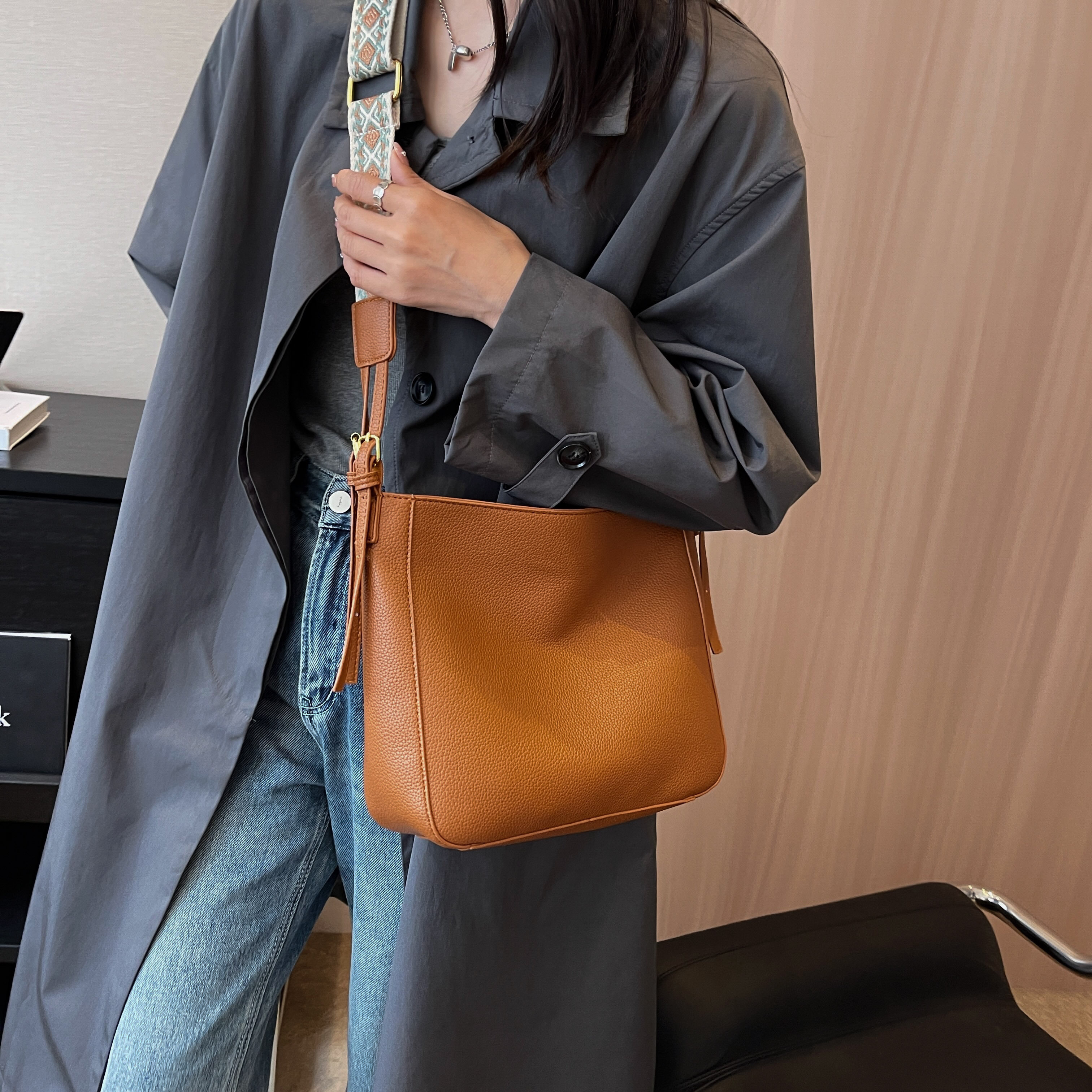 Women's Vintage Shoulder Bag, All-match Crossbody Bag, Casual Trendy Bag  With Wide Strap - Temu Japan