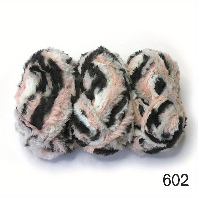 2PCS Imitation Wool Super Fur Yarn Chunky Fluffy Faux Fur Yarn Eyelash Yarn  for Crochet Knit (Khaki) 