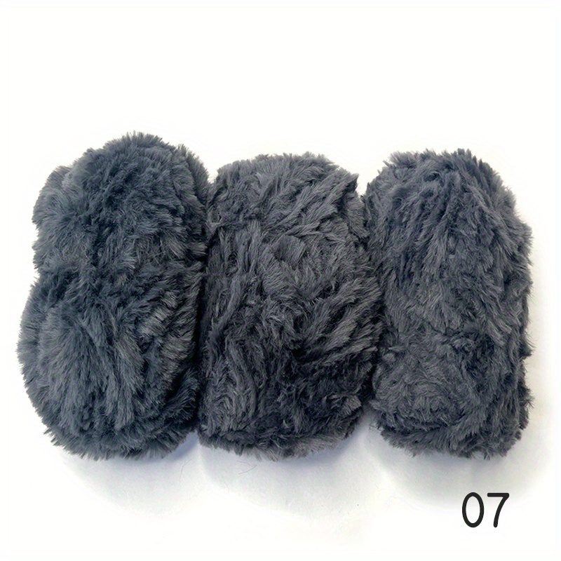 2 Pieces Skeins Soft Fur Yarn Fuzzy Fur Yarn Chunky Fluffy Faux Fur Yarn  Eyelash Yarn Cream Fur Yarn for Crochet Blankets Rugs Clothes Knitting  Projects, 30 Meters and 50 Grams for