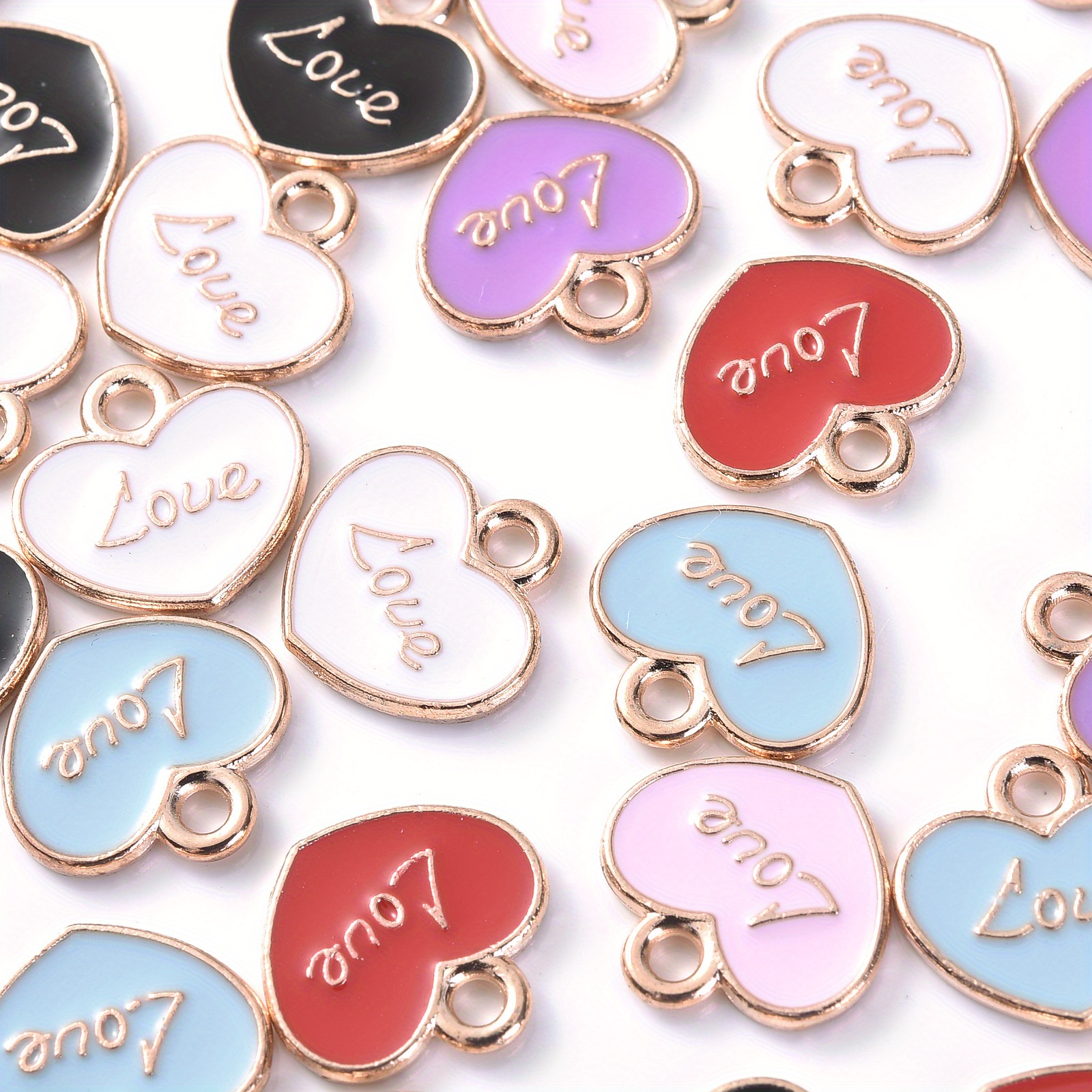TEMU 20 Pezzi Charm a Forma di Cuore in per San Valentino - Incisione "LOVE", Colori Assortiti, Pendenti a di Metallo per Creazioni DIY, Ideali per