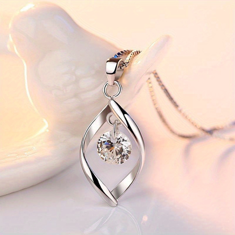 Image of Exquisite White Rhinestone Teardrop Pendant Necklace For Women Elegant Bridal Gasynthetic Gemstoneent Wedding Necklace Jewerly