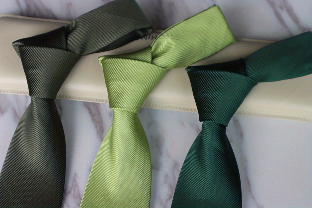 VIZENZO Corbata de hombre moderna – Regalos originales para hombres – Productos  elegibles de máxima calidad Corbata moderna lisa en tono verde manzana.:  : Moda