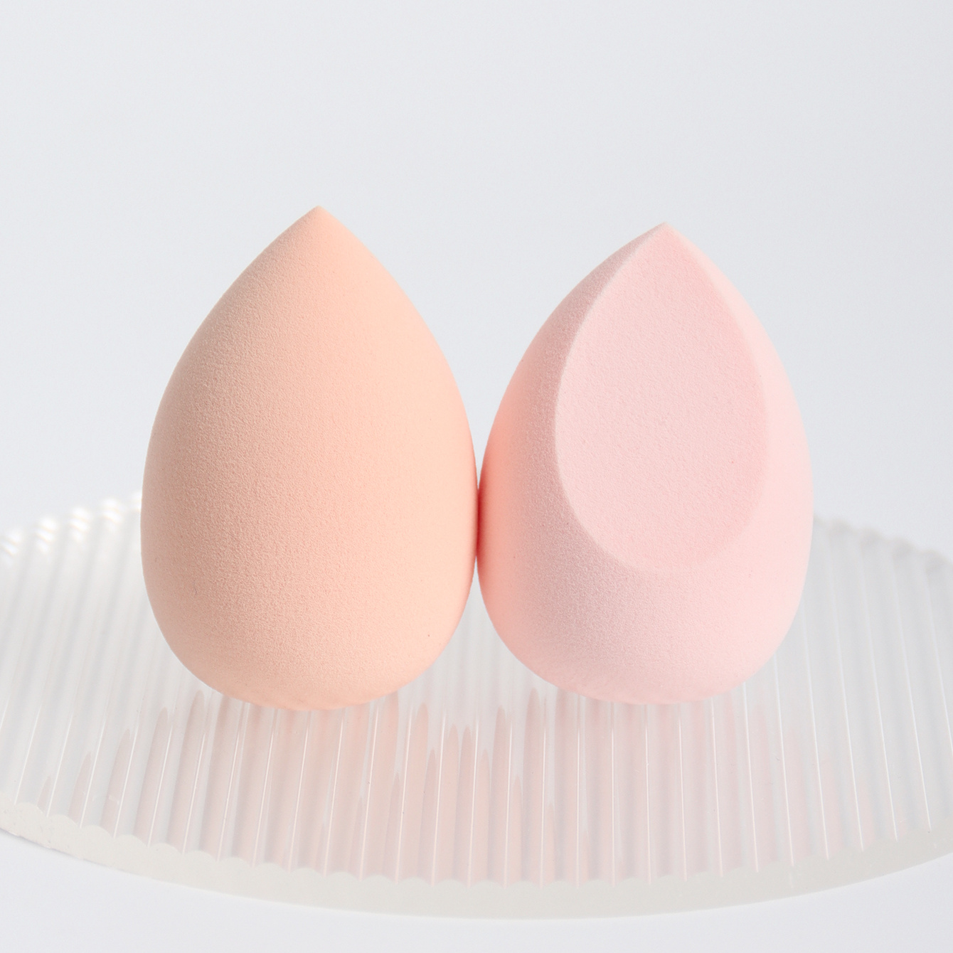 2pcs Multicolor Latex-Free Makeup Sponges for Wet and Dry Use
