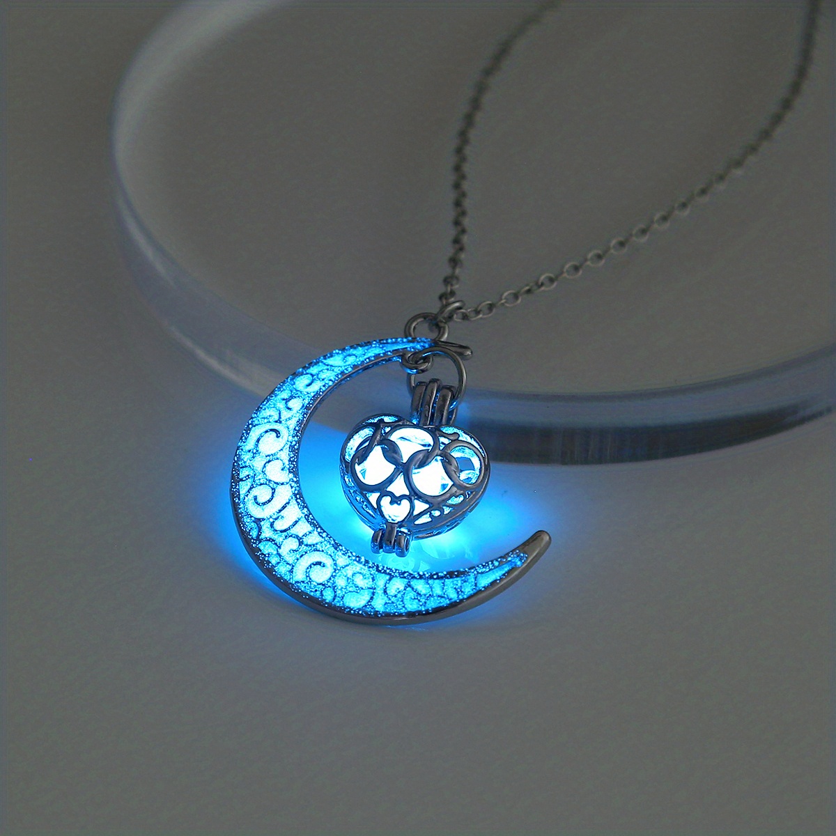 Glow In The Dark Heart Pendant Necklace Luminous Women Jewelry Accessory  Gift